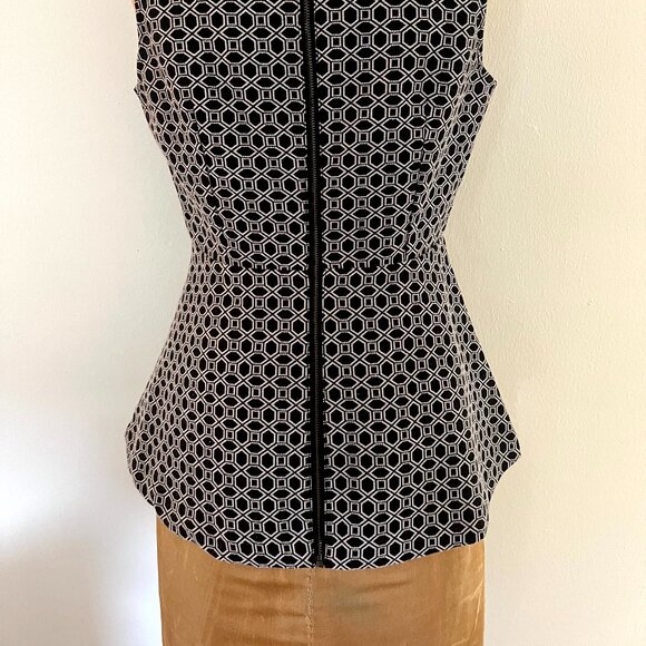 Banana Republic Woman's Peplum Top with Full Back Zipper - Spring '23 - - Picture 13 of 14